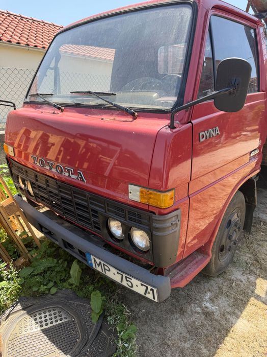 Vende se carrinha Toyota Dyna
