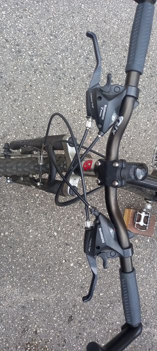 Cadeira e bicicleta