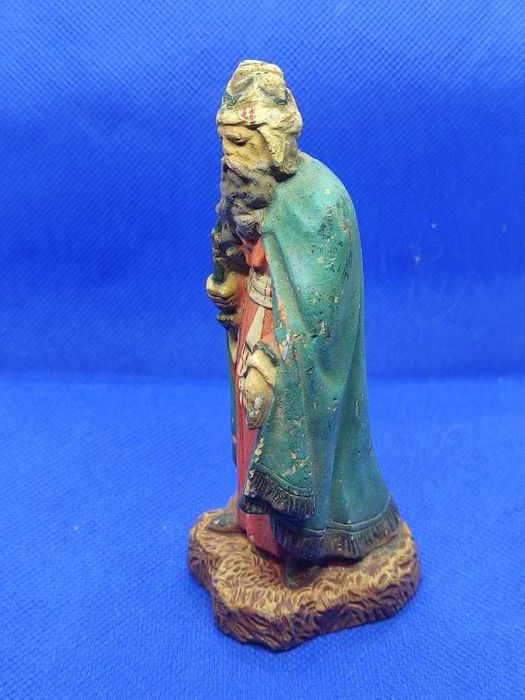 Pequena estatueta antiga do Rei Mago Gaspar