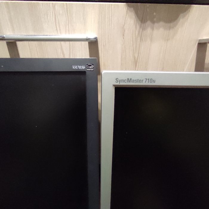 Монитор 17 дюймов