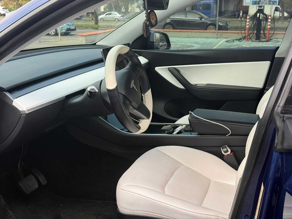 Tesla Model Y 2020