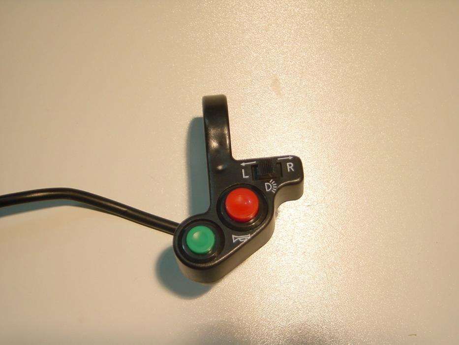 Botões de guiador para comando de piscas, luzes e buzina