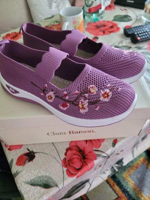 Śliczne nowe buty r38