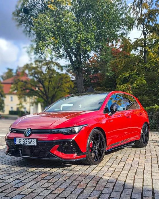 VW GOLF 8 GTI 300KM | Wynajem | Poznań | Wypożyczalnia samochodów