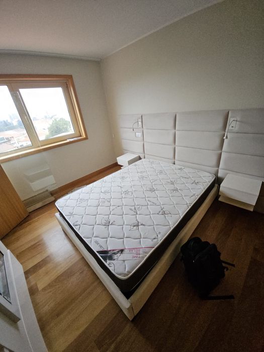 Estrutura de cama + colchão + estrado