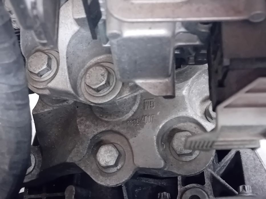 Apoio da caixa OPEL Astra K