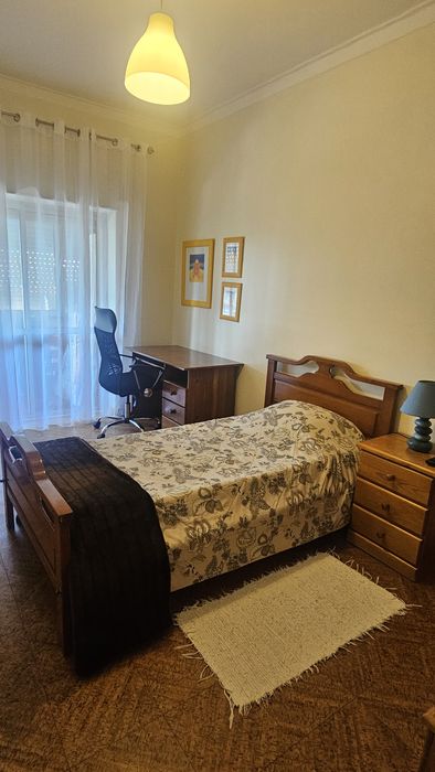 Quarto para arrendar