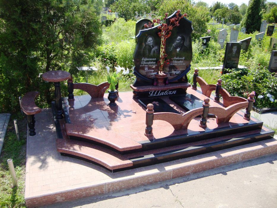 Дешеві пам'ятники із граніту. Памятники військовим. Виготовлення.