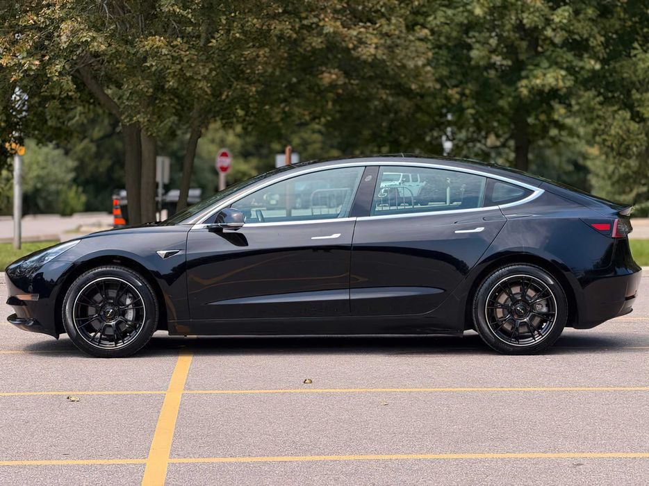 Tesla Model 3      2018