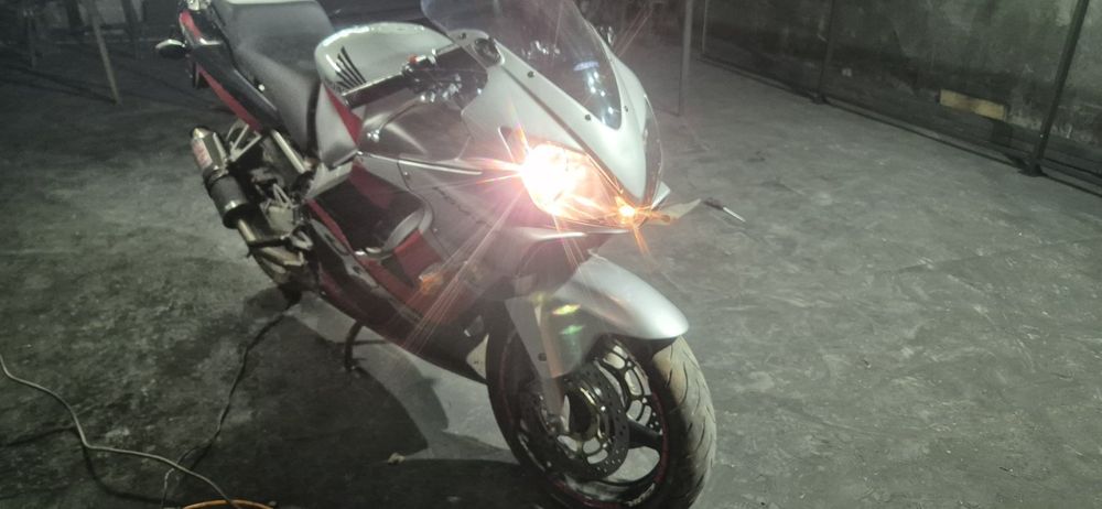 Honda CBR 600 2003 рік Терміново