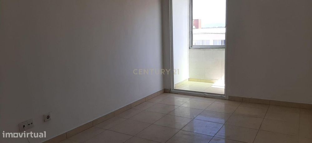 Apartamento T2 - arrendamento Casal do Marco