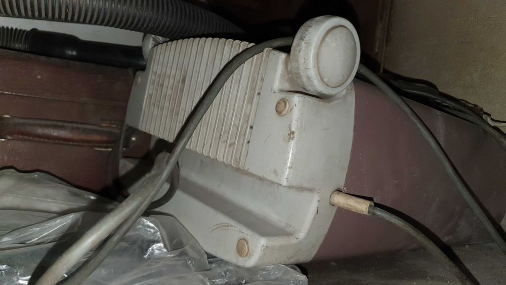 Odkurzacz Predom z osprzętem PRL