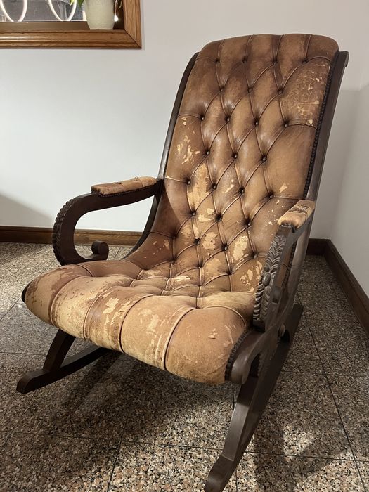 Cadeirão de baloiço antigo