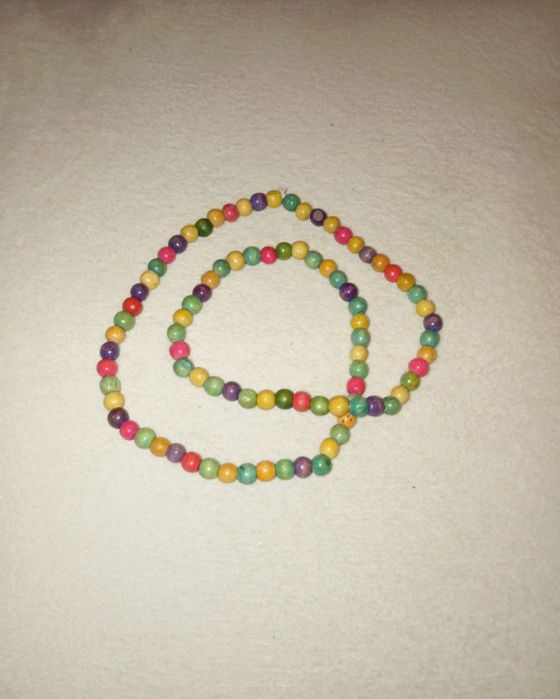 Kolorowe drewniane korale