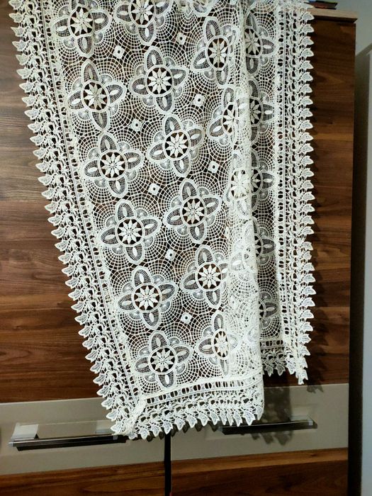 Piwny kremowy obrus bieżnik jak nowy