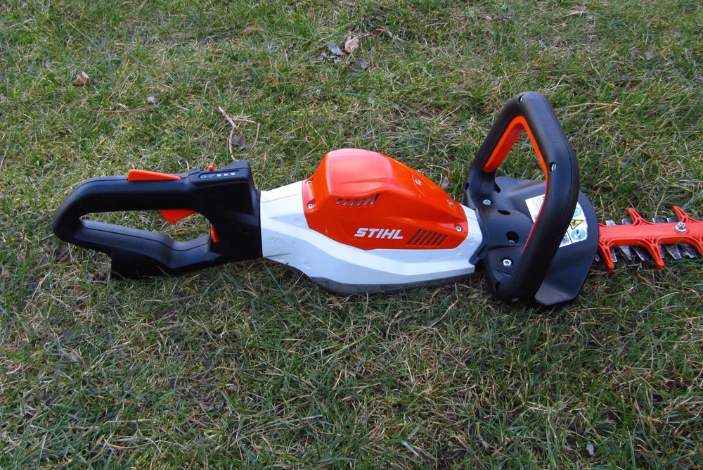 Stihl HSA 130 R- akumulatorowe nożyce do żywopłotu