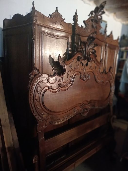 Roupeiro estilo D João V em madeira de castanho totalmente restaurado