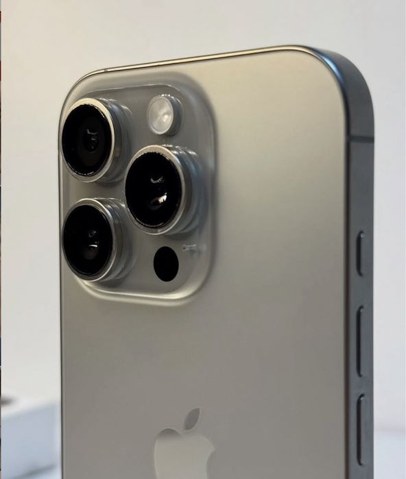 iPhone 15 Pro 256GB Natural Titanium Б/У