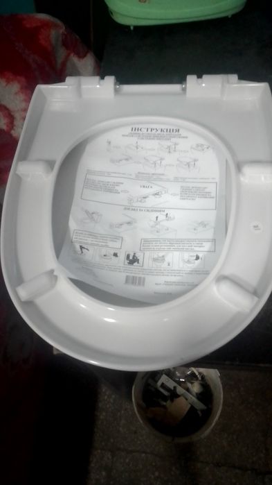 Крышка унитаза, сиденье на унитаз