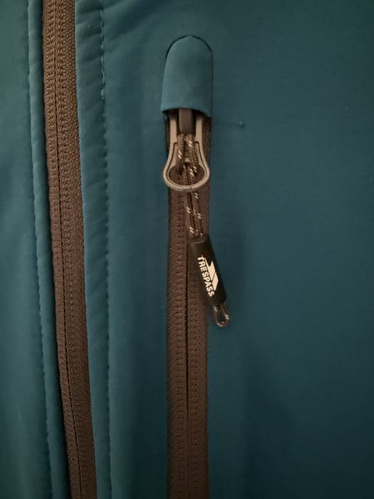 Продам куртку Trespass