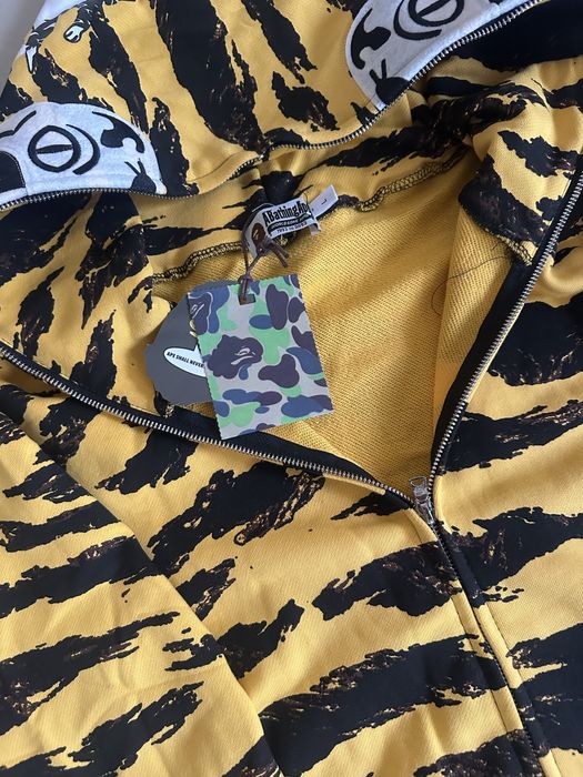 BAPE tiger zip-up