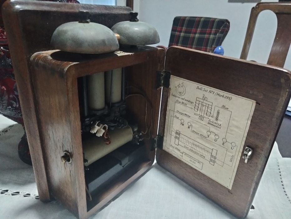 Rara caixa de campainha vintage em madeira (Bell Set No 1) - North American Philips Co. vintage