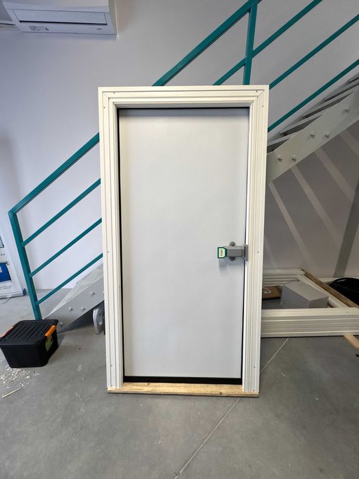 Drzwi Chłodnicze 80x200 Solidne ,Gotowe do montażu