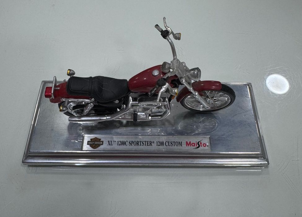 Mota de Coleção Vermelha