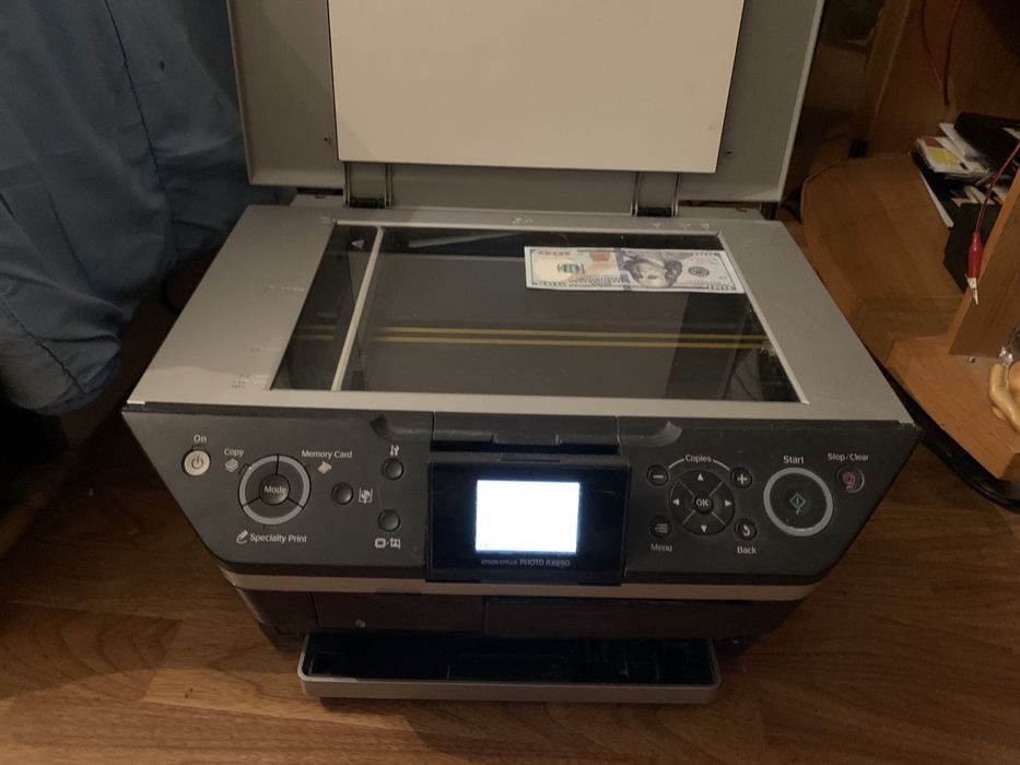 Принтер Epson Stylus Photo RX690