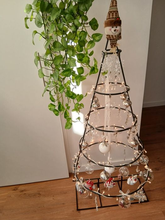 Arvore de natal em ferro preto com 1.27 x 53 cm