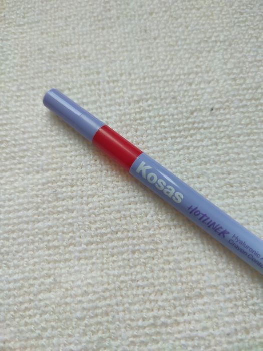 Kosas Hotliner lip liner in Extra