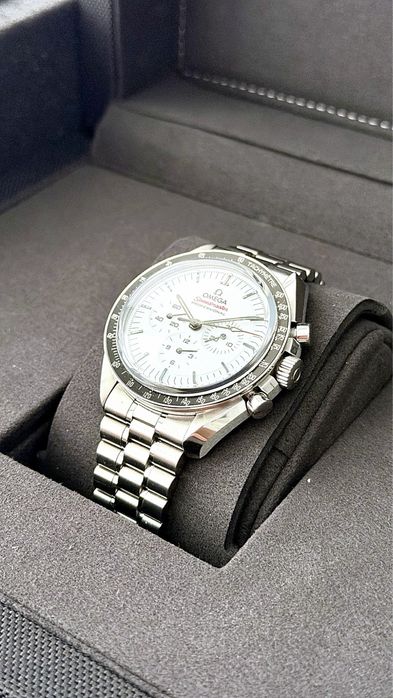 Omega Speedmaster Moonwatch
