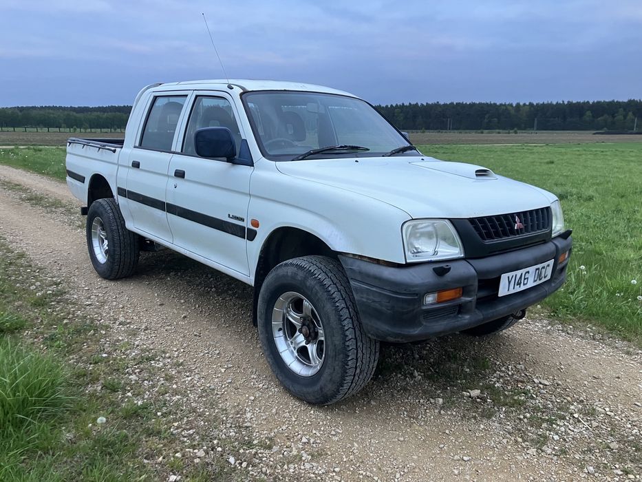 Mitshubishi L200 2.5 diesel 4x4 -Anglik - maly przebieg