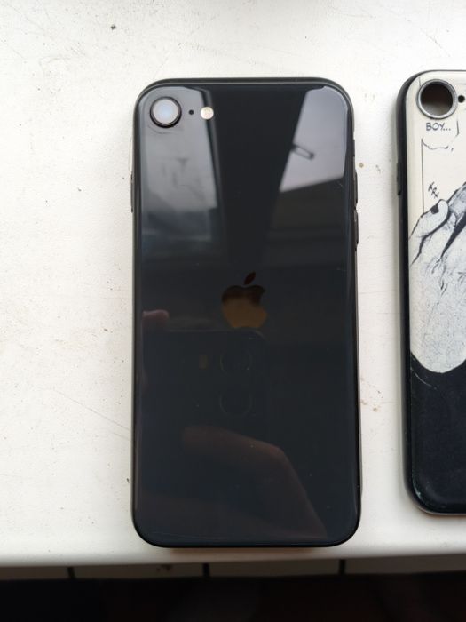 iPhone SE 2020 года без торга