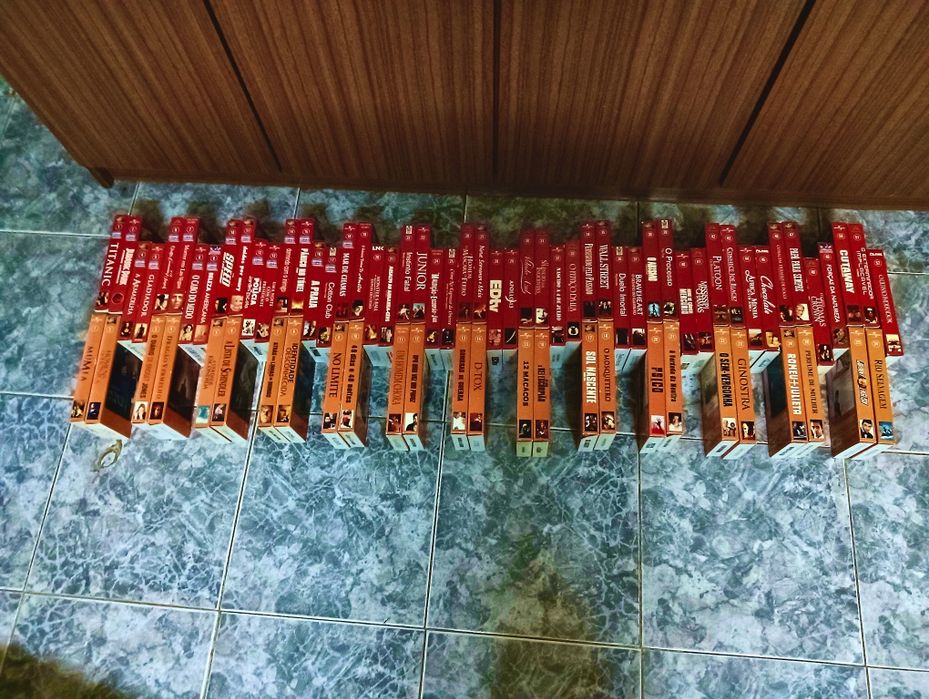 Coleção de cassetes vhs "TVguia"