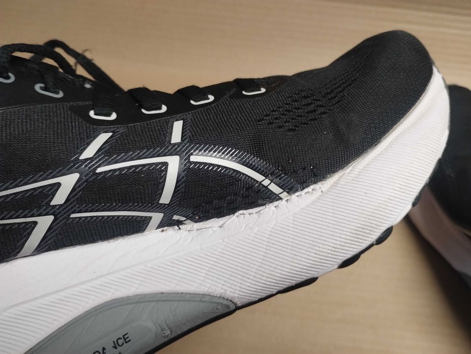 buty sportowe do biegania 44,5 Asics Kayano 31