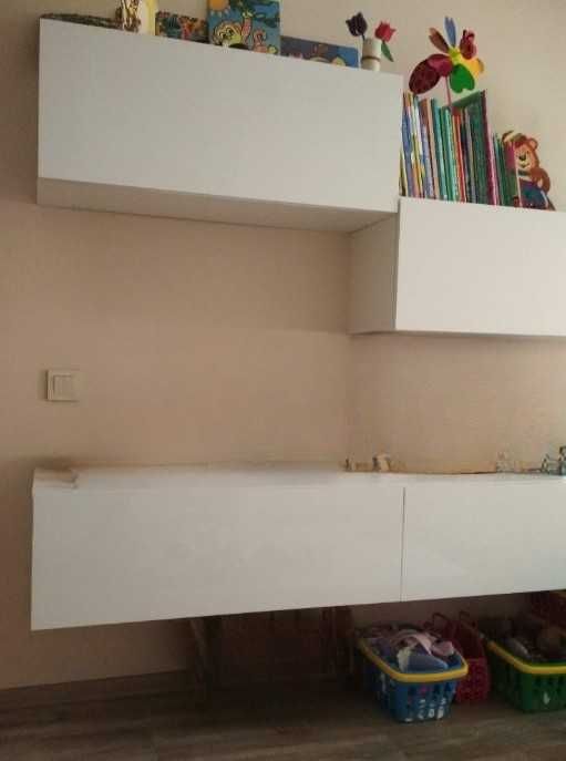 Підвісна ТВ стінка Cama: довга тумба Vigo 180 + 2 навісні шафи (пенали) Vigo 90