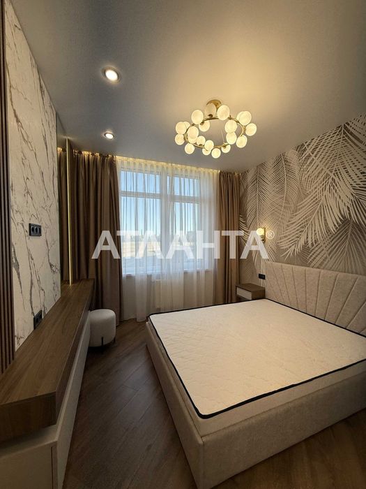 3-кім з видом у двір та на іподром у ЖК "67 Перлина" (тераса)