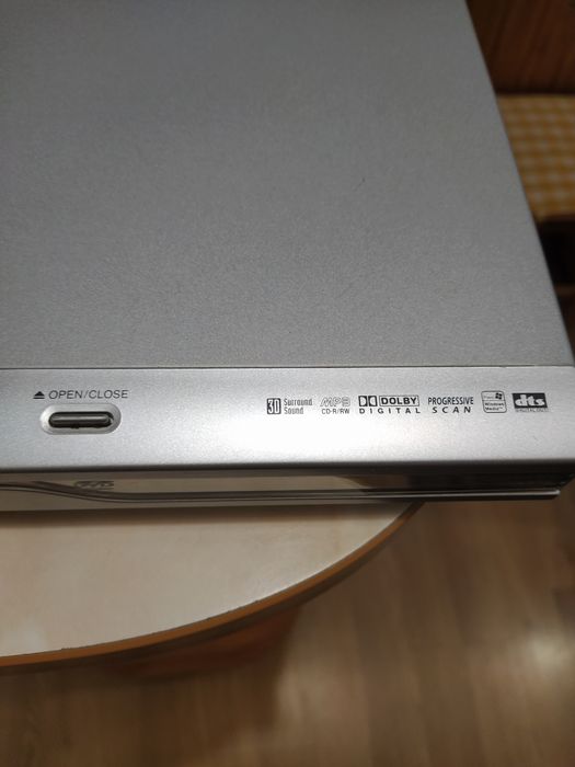 DVD плеєр LG модель DKE577XB