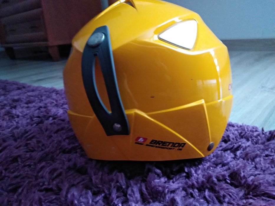 Kanarkowy kask BRENDA na narty lub snowbord