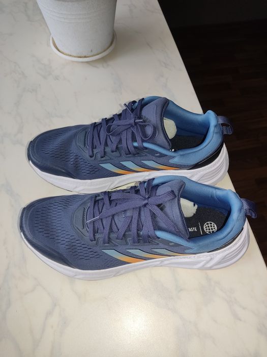 Кросівки чоловічі adidas, розмір us10,5