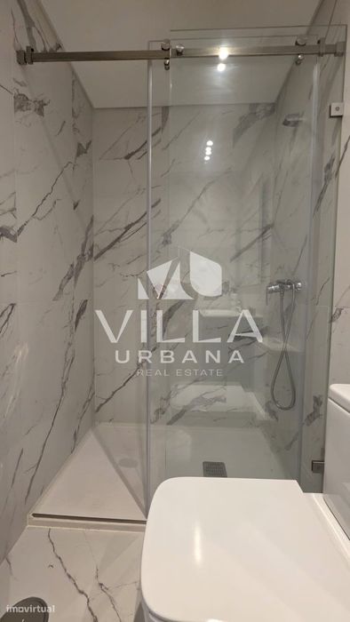 Apartamento T2 c/ Espaço Exterior localizado no Centro de Almada