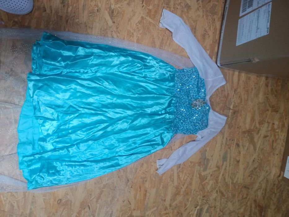 Sukienka księżniczki, Elzy z długą peleryna