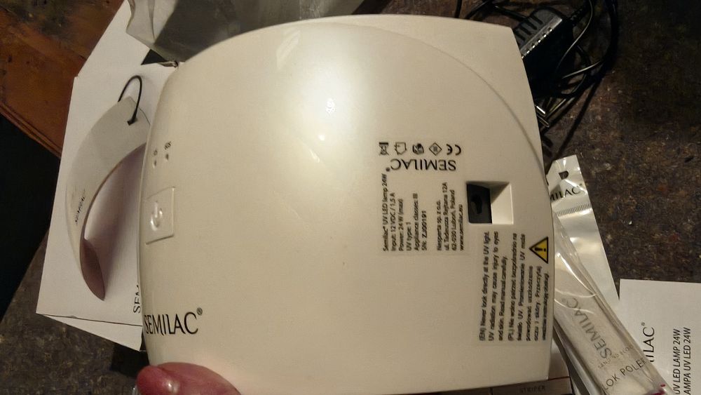 Lampa UV do paznokci Semilac