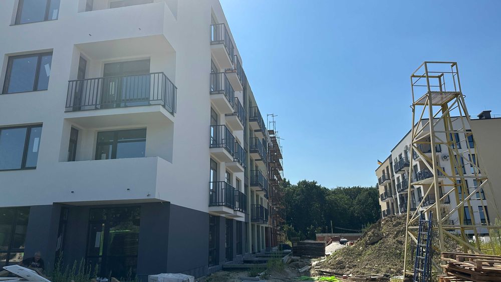 Продаж 2-к квартири + власне патіо, площа: 72.2 м², Брюховичі