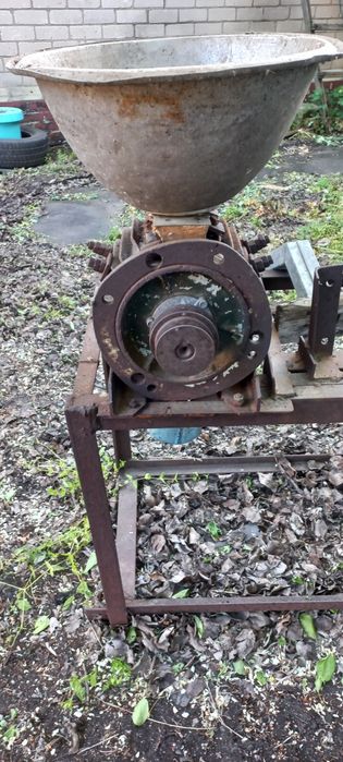 Круподерка, зернодробілка.