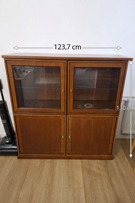 Meble do salonu: kredens i szafka