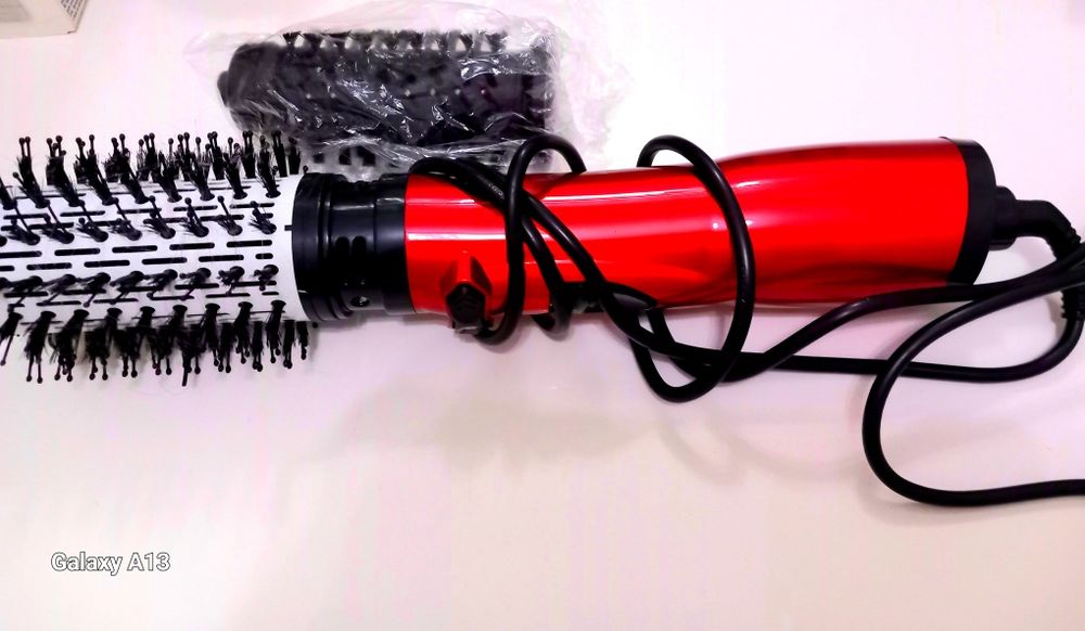 Escova eletrica de esticar e enrolar