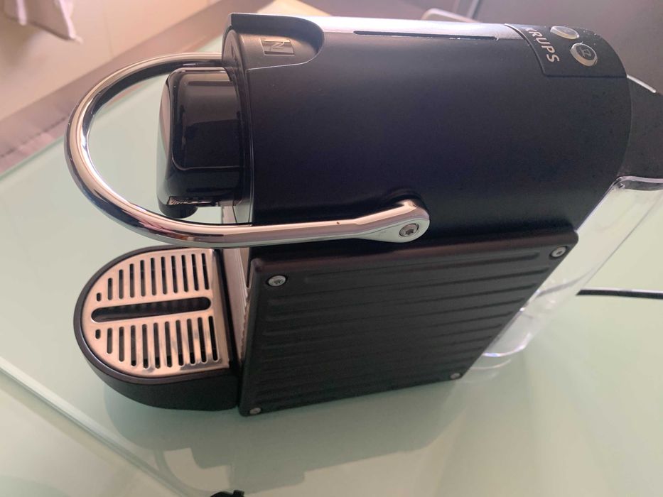 Maquina NESPRESSO Pixie Titan