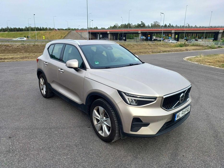 Volvo XC40 B3 MILD HYBRID - sprzedaż  lub dalszy leasing